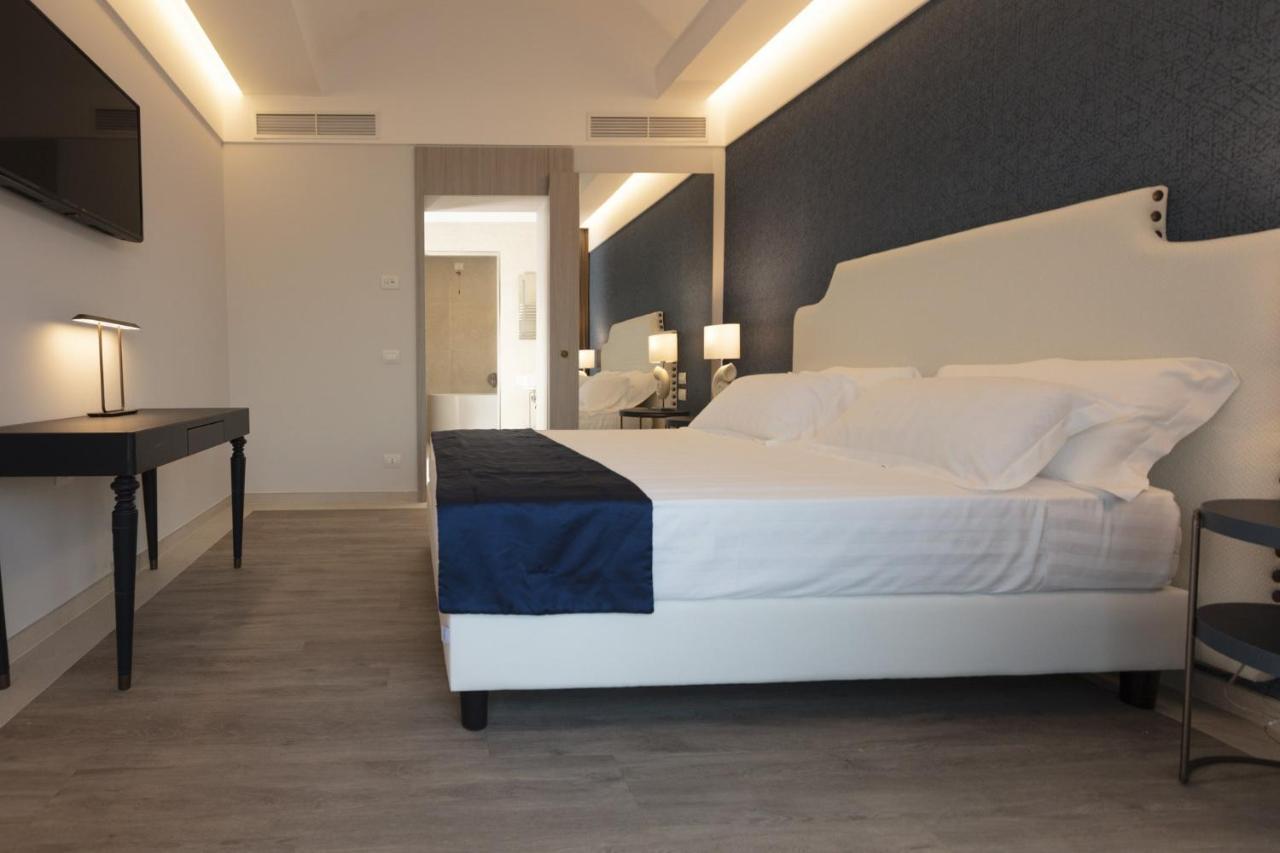 Summit Hotel กาเอตา ภายนอก รูปภาพ