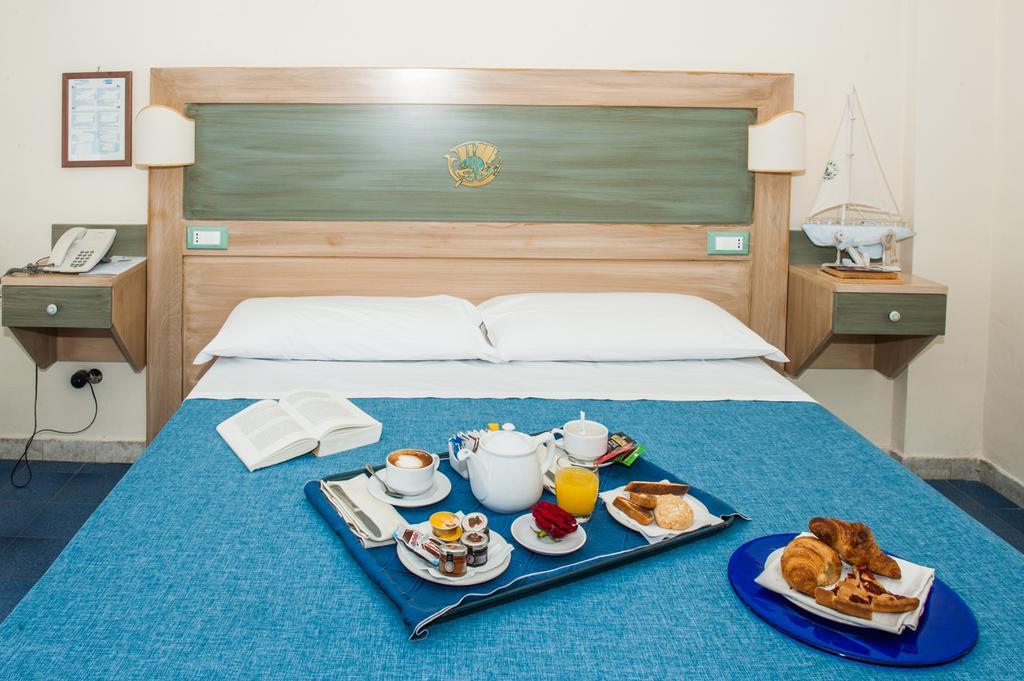 Summit Hotel กาเอตา ภายนอก รูปภาพ